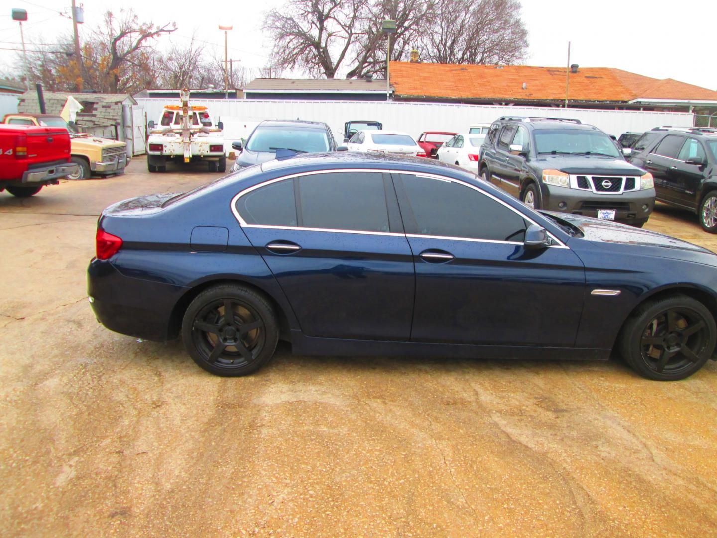 2015 BLUE /TAN BMW 5-Series (WBA5B1C58FG) , located at 1815 NE 28th St., Fort Worth, TX, 76106, (817) 625-6251, 32.795582, -97.333069 - Photo#3